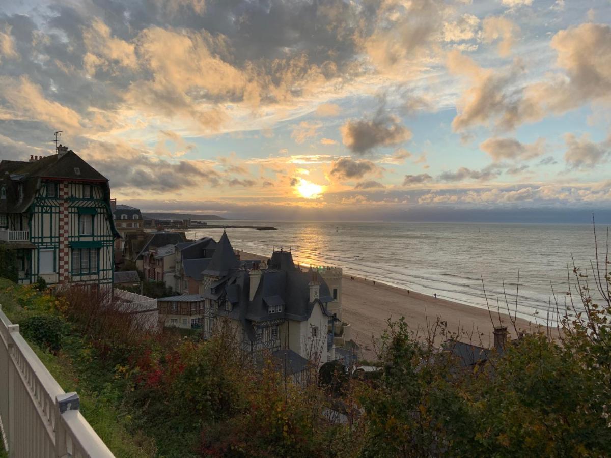 Trouville, Appartement Renove Avec Grande Terrasse Au Calme Dış mekan fotoğraf